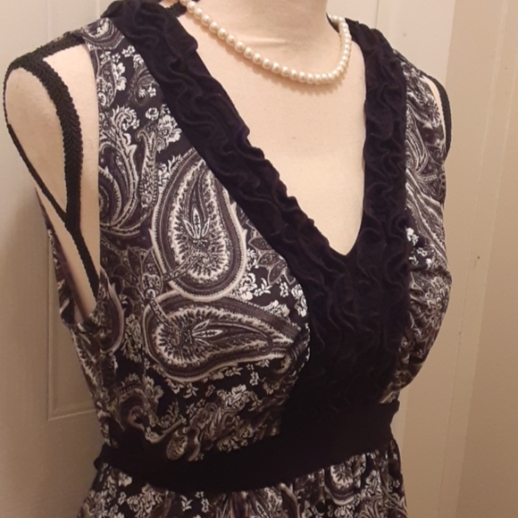 Dress - Picture 5 of 5